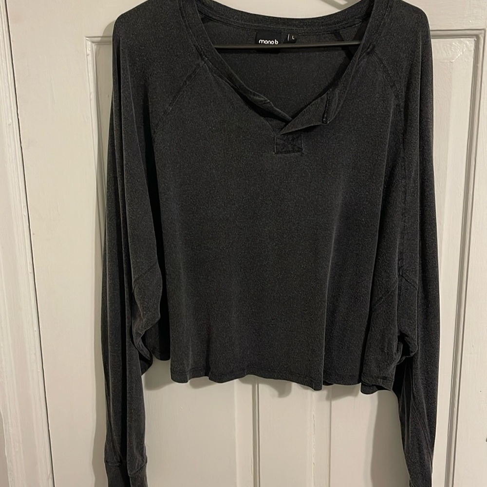 Dark gray cropped top, size L!